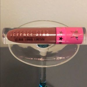 JEFFREE STARR Velour Liquid lipstick in Androgyny